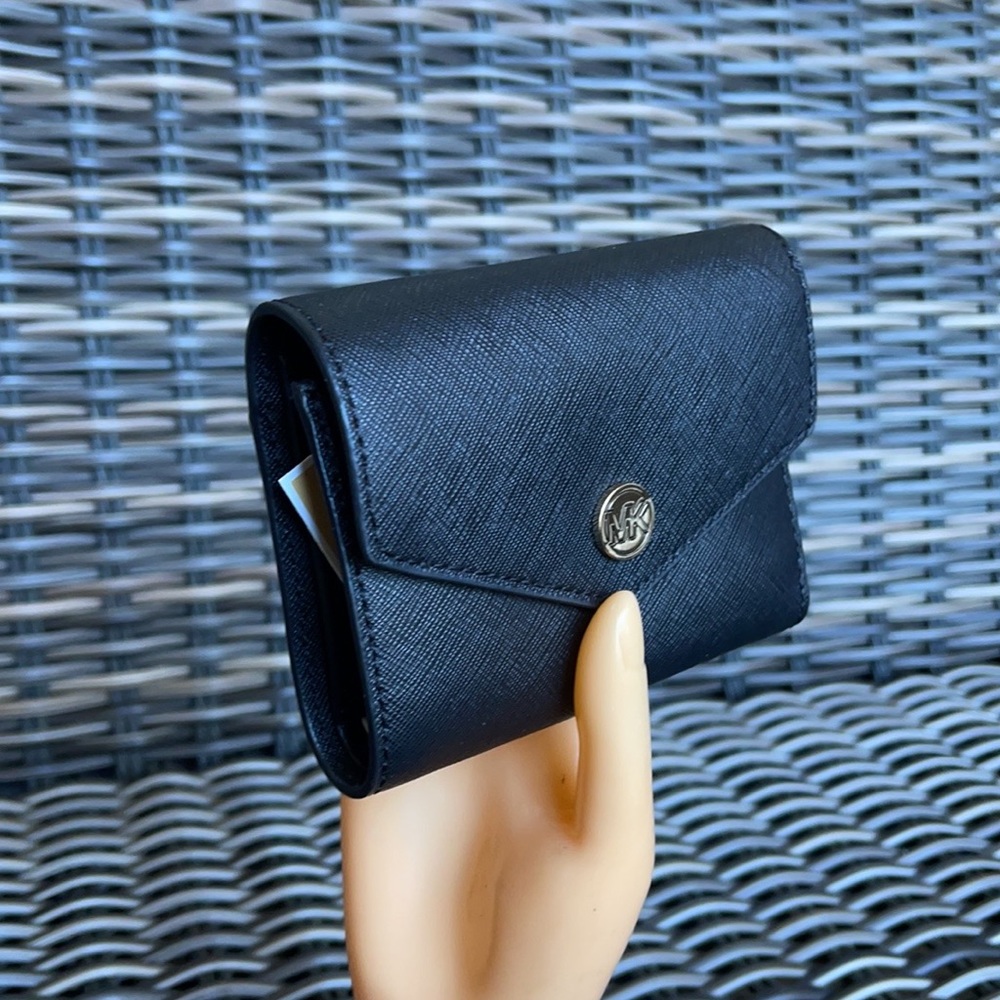 MICHAEL KORS JET SET TRAVEL MEDIUM FLAP BIFOLD WALLET BLACK - Picture 15 of 16